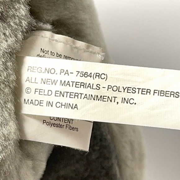 Ringlings 131 Circus 2001 Toy Elephant satin embroidered blanket - Picture 11 of 13